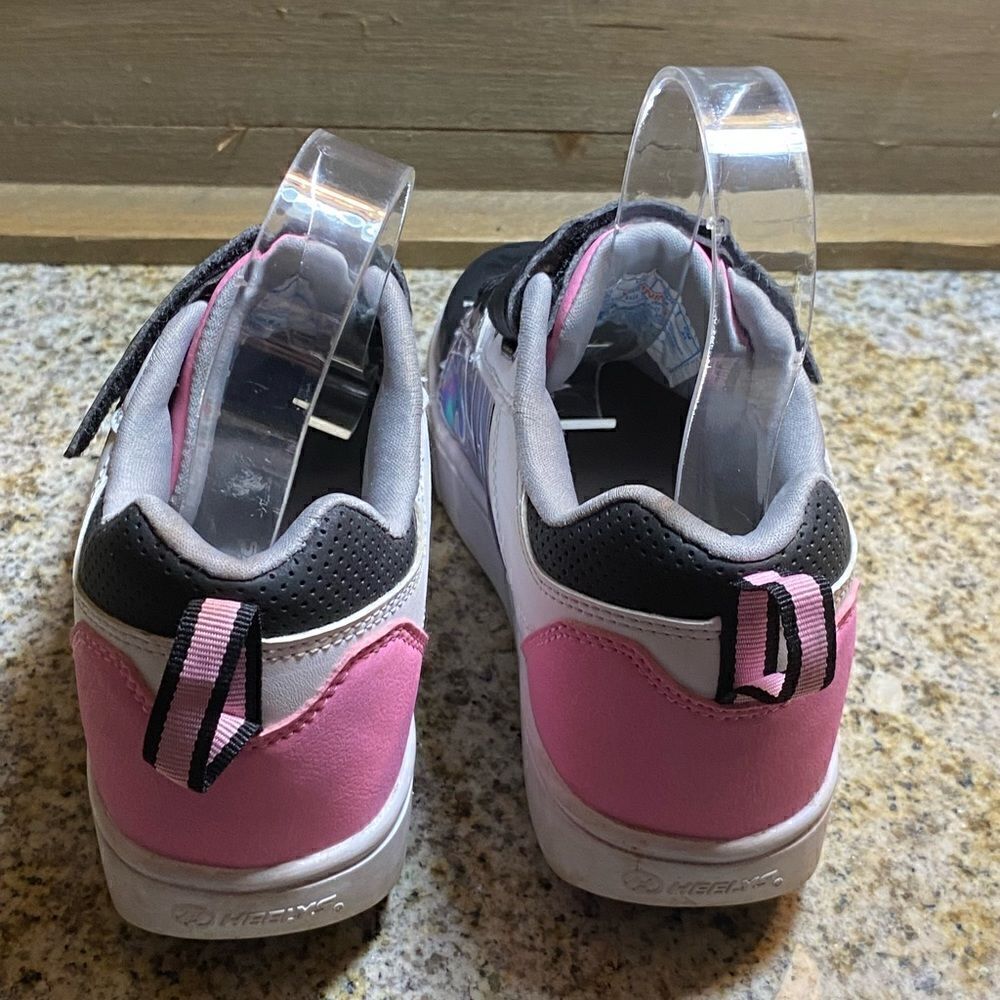 ✅Heelys Skate sneakers sz3 - Picture 2 of 8